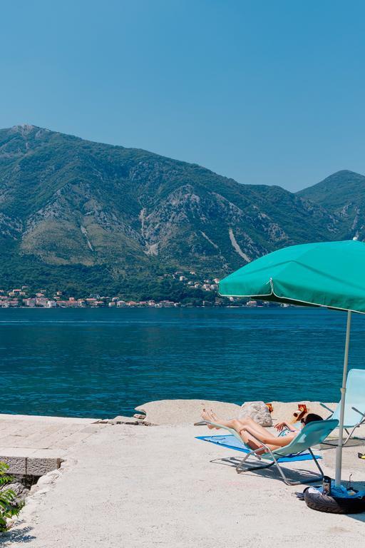Celine'S Place By The Sea Cattaro Esterno foto