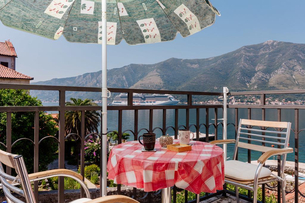 Celine'S Place By The Sea Cattaro Esterno foto