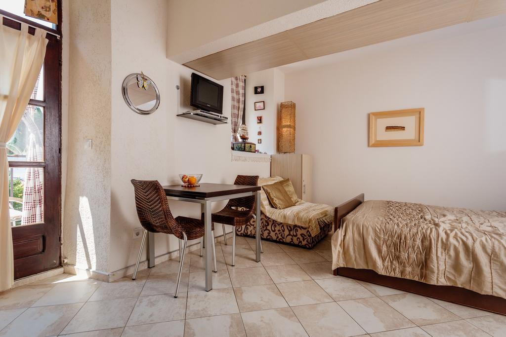 Celine'S Place By The Sea Cattaro Esterno foto