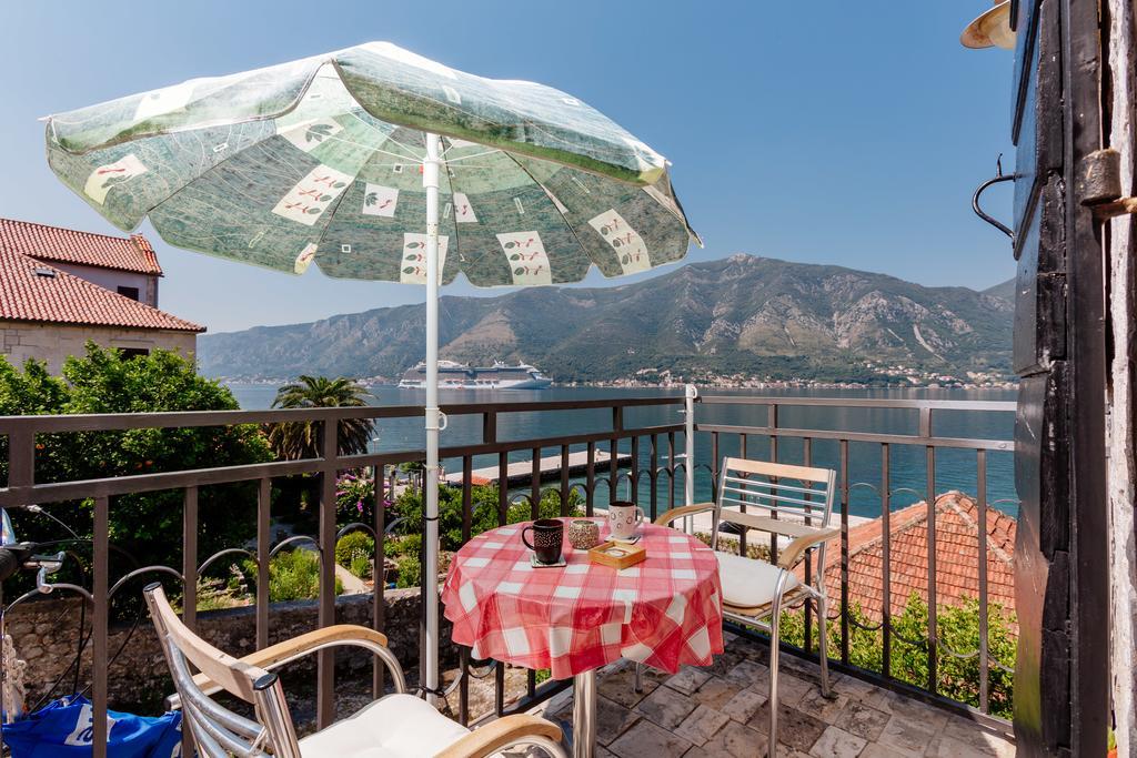 Celine'S Place By The Sea Cattaro Esterno foto